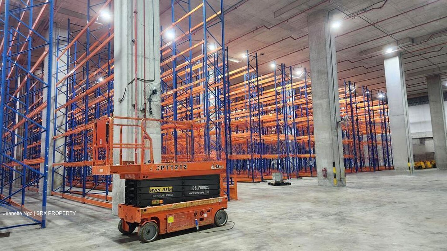Sunview Way (D22), Warehouse #484099081